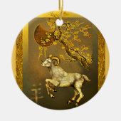 Chinees Ram onder Moon en Golden Plum Branches Keramisch Ornament (Voorkant)