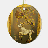 Chinees Ram onder Moon en Golden Plum Branches Keramisch Ornament (Links)