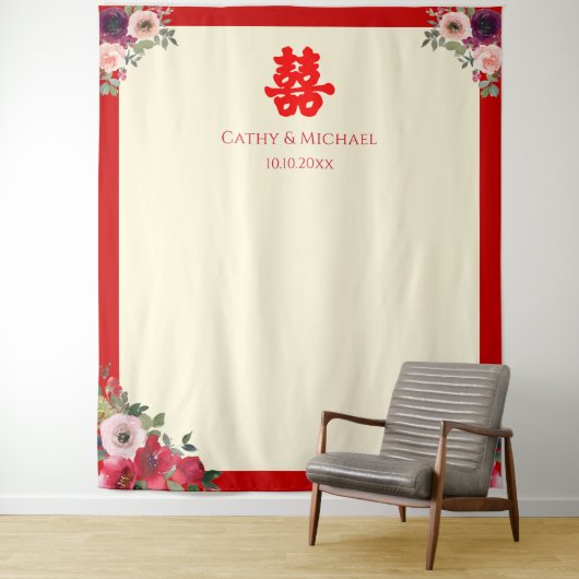 Chinese bruiloft rode bloementhee ceremonie achter wandkleed (In situ)