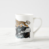 Chinese draak tegen tijgerbotchina mok (Rechts)