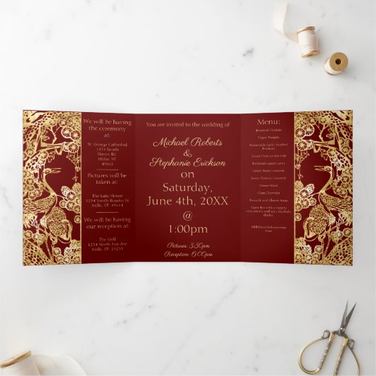 Chinese gouden kranen over rode bruiloft drieluik aankondiging (Binnen)