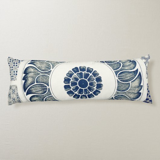 Chinese Medaillon: Indigo Blau Chinoiserie Lichaamskussen (Achterkant)