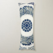 Chinese Medaillon: Indigo Blau Chinoiserie Lichaamskussen (Voorkant Verticaal)