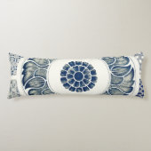 Chinese Medaillon: Indigo Blau Chinoiserie Lichaamskussen (Voorkant)