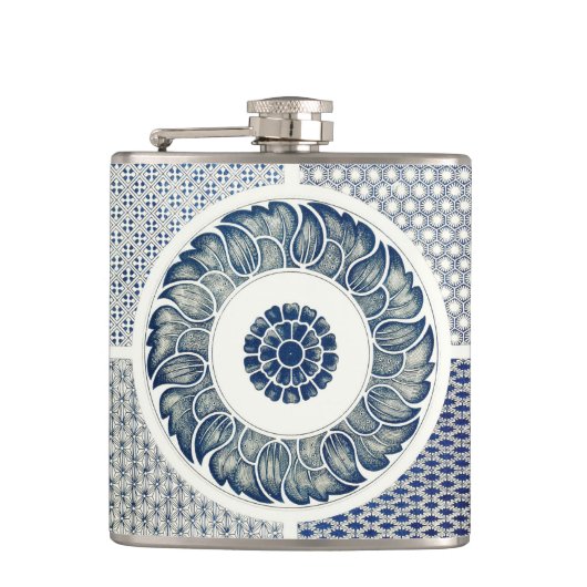 Chinese Medaillon: Indigo Blauwe Chinoiserie Heupfles (Voorkant)