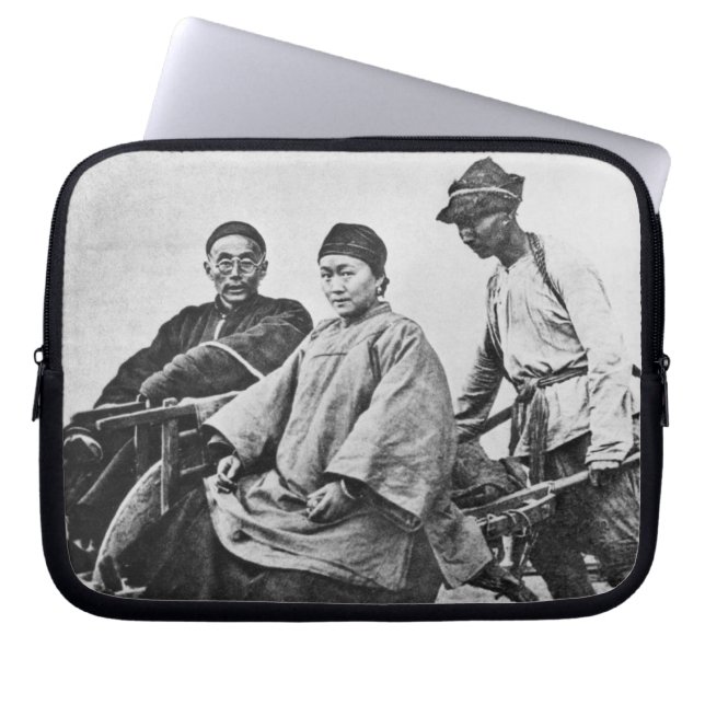 Chinese rickshaw, c.1870 (foto) laptop sleeve (Voorkant)