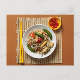 Chinese roze gebakken groenten met peper briefkaart