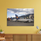 Chinese straalvliegtuigen voor huishoudelijk gebru canvas afdruk (Insitu (Woonkamer))