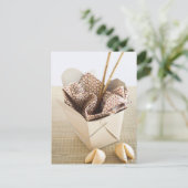 Chinese uitpakkingscontainer en gelukskoekjes briefkaart (Staand voorkant)