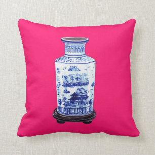 CHINESE VASE OP PINKPILLOW KUSSEN