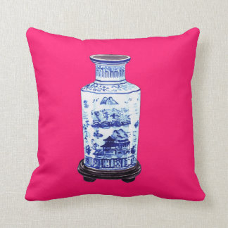 CHINESE VASE OP PINKPILLOW KUSSEN