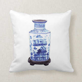 CHINESE VASE OP WITTE PIJL KUSSEN