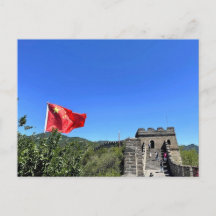 Chinese vlag wapperend over Groot-Muur uitkijktore