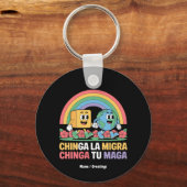 Chinga La Migra Chinga Tu Maga Grappige Regenboog Sleutelhanger (Voorkant)