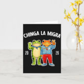 Chinga la migra grappige kikker protest grafisch kaart (Gele Bloem)
