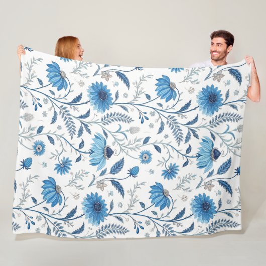 Chinoiserie Blue Echinacea Pattern Fleece Deken (In situ)