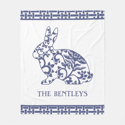 Chinoiserie Bunny Rabbit Fleece Blanket (Voorkant)
