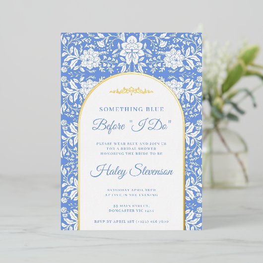 Chinoiserie Floral Something Blue Vrijgezellenfees Folie Uitnodiging (Staand Voorkant)