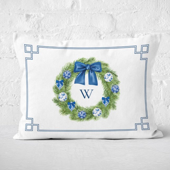 Chinoiserie Kerstkrans met monogram  Accent Kussen (Monogram Chinoiserie Wreath pillow)