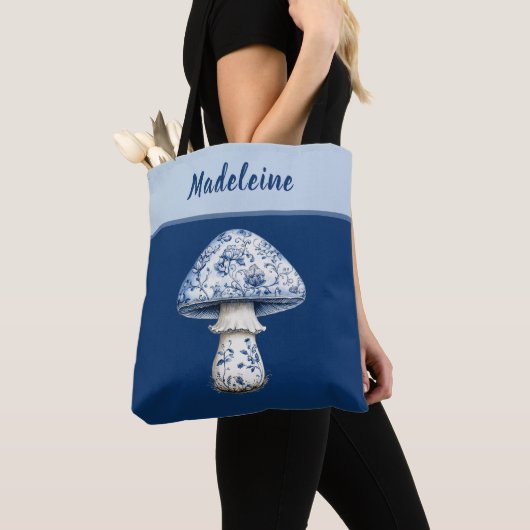Chinoiserie Mushroom iBlue White on Navy Monogram Tote Bag (Dichtbij)
