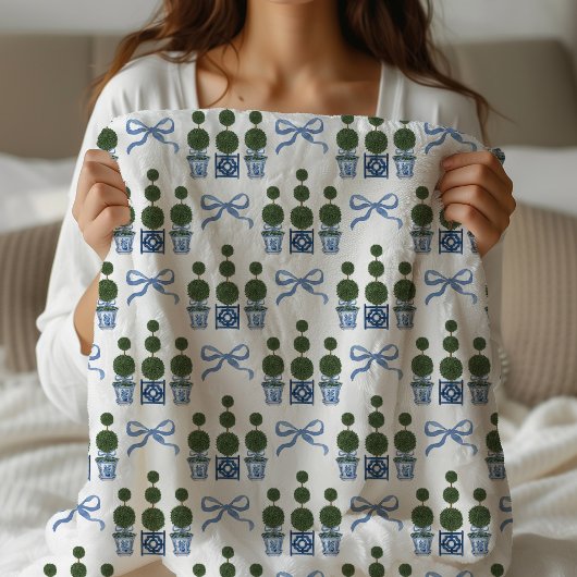 Chinoiserie Topiary Boom Monogram Sherpa Deken