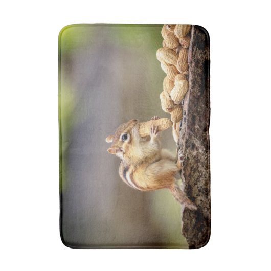 Chipmunk die een pinda eet badmat (Voorkant Verticaal)