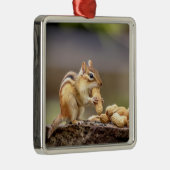 Chipmunk die een pinda eet metalen ornament (Rechts)