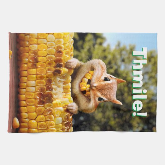 Chipmunk Eating Corn Theedoek (Horizontaal)