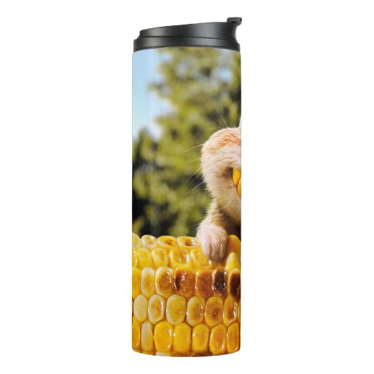 Chipmunk Eating Corn Thermosbeker (Gedraaid links)