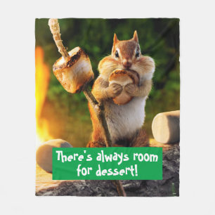 Chipmunk Eating Marshmallow Fleece Deken