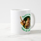 Chipmunk Eating Marshmallow Grote Koffiekop (Voorkant rechts)