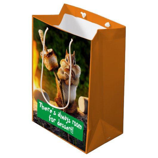 Chipmunk Eating Marshmallow Medium Cadeauzakje (Voorkant Gekanteld)