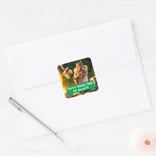 Chipmunk Eating Marshmallow Vierkante Sticker (Envelop)