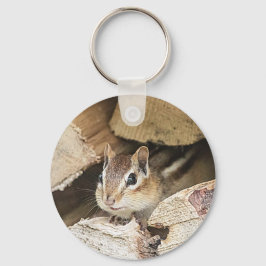 Chipmunk in een houten stapel sleutelhanger