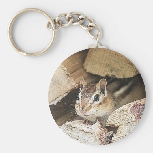 Chipmunk in een houten stapel sleutelhanger (Voorkant)