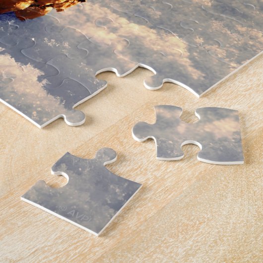 Chipmunk met een pijnkanonboom legpuzzel (Zijkant)