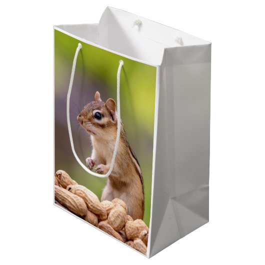 Chipmunk met pinda's medium cadeauzakje (Voorkant Gekanteld)