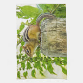 Chipmunk op een hek post met links theedoek (Verticaal)