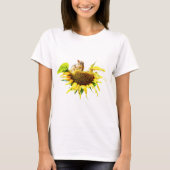 Chipmunk Snacking on Sunflower Seeds T-shirt (Voorkant)