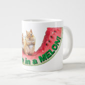 Chipmunks die watermeloen eten grote koffiekop (Voorkant rechts)