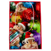 Chipmunks met feestelijke siervoorwerpen medium cadeauzakje (Voorkant)