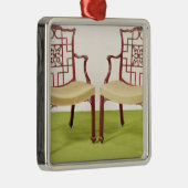 Chippendale mahogany eetstoelen metalen ornament (Rechts)