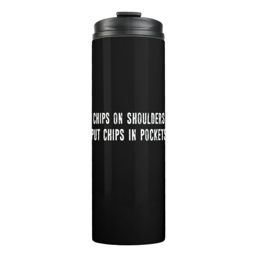 Chips op schouders steken chips in zakken thermosbeker (Voorkant)