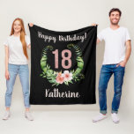 Chique 18e verjaardag roze glitter naam fleece deken<br><div class="desc">Fijne 18de verjaardag Roze Glitter Floral Wreath Fleece Blanket. Pas de naam en het groetbericht van het verjaardagsmeisje aan.</div>