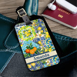 Chique blauw turquoise siciliaanse citrus bloemige bagagelabel<br><div class="desc">Chic blauw turquoise Siciliaanse citrus bloemige tegels monogram Bagagelabel. Een prachtig bloemig botanisch citrustuinpatroon geïnspireerd op de zomerse heldere Italiaanse themakunst van majolica Siciliaanse keramische tegels in blauw-gele kleuren. Een leuke stijl die momenteel trending is voor woondecoratie, kleding, mobiele en iPad-hoesjes, uitnodigingen en nog veel meer. U kunt alle tekstkleuren...</div>