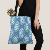 Chique blauwe maagdenpalmmotieven op blauwe achter tote bag (Dichtbij)