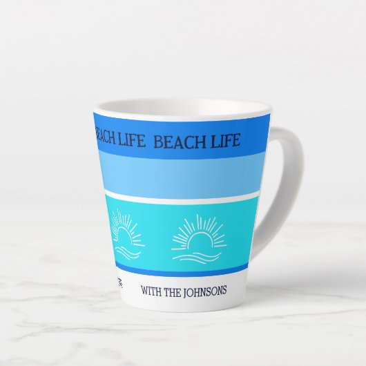 Chique blauwe strepen familienaam Beach House Latte Mok (Rechterhoek)
