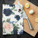 Chique Blooms | Navy Blue en Blush Roos Shimmer Theedoek<br><div class="desc">Romantisch handgeschilderd thema met een marineblauw en blush roze waterverf bloemenboeket verfraaid met botanische laurier en donkerblauwe accenten. Vanuit het collectie "Boho Bloom" bevat deze lay-out een rijk Boheems wildbloemenboeket met stralende bloesems en eucalyptusgroen gebladerte. Voor andere kleuren, stijlen of coördinerende producten, bezoek de JustFharryn ~ www.zazzle.com/store/justfharryn ~ @Zazzle -...</div>