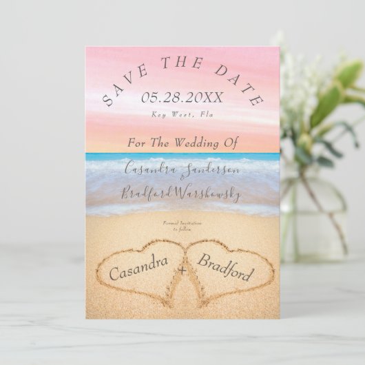 Chique Blush Roze Strand Bruiloft Harten Zand brui Kaart (Staand voorkant)