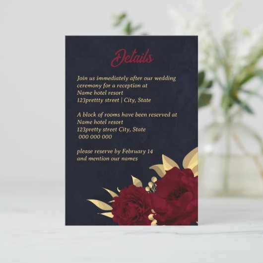 Chique bordeaux en gouden marine bruiloft informatiekaartje (Staand voorkant)